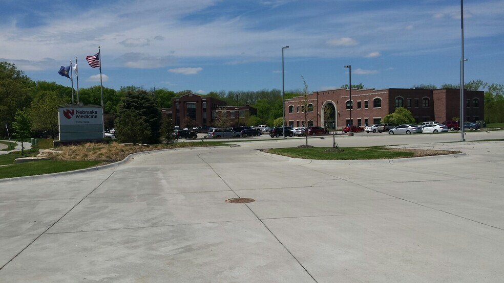 More Photos Of 3906 Raynor Pky, Bellevue Unknown For Sale