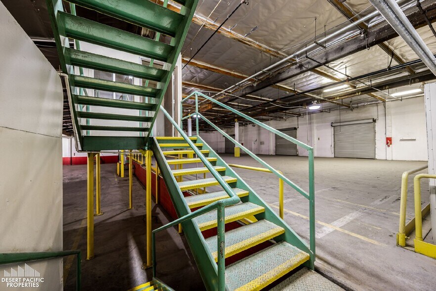 More Photos Of 45585 Commerce St, Indio Warehouse For Sale