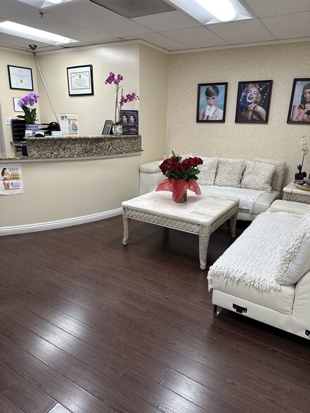 More Photos Of 4940 Van Nuys Blvd, Sherman Oaks Medical For Lease