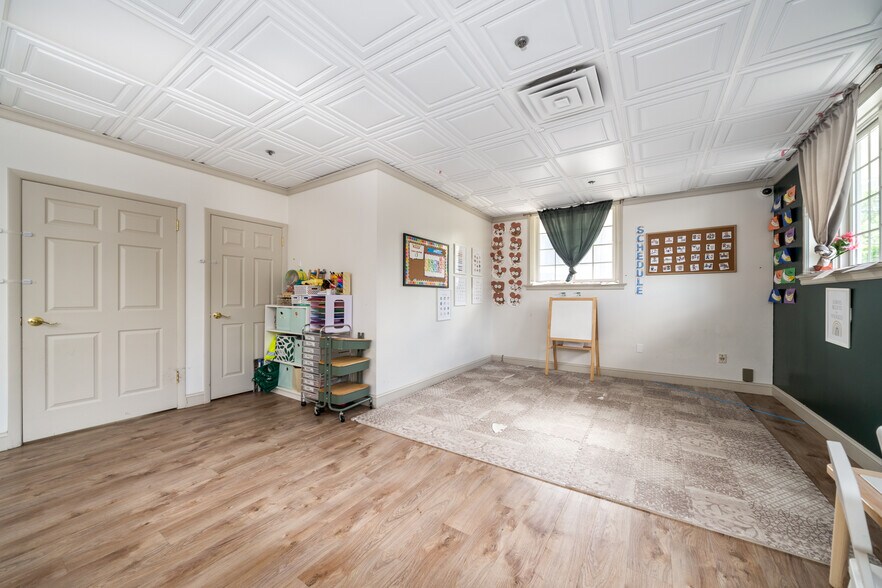 More Photos Of 36A E Midland Ave, Paramus Medical For Lease