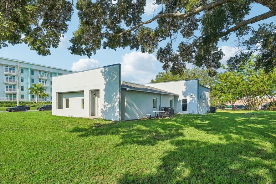 More Photos Of 3209 30th Ave S, Saint Petersburg Office For Lease