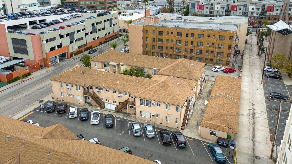 More Photos Of 123-129 N Jackson St, Glendale Apartments For Sale