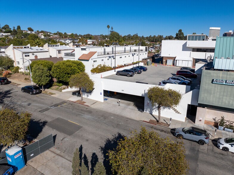 More Photos Of Wilshire Blvd @ NWC Wilshire Blvd & Berkeley St, Santa Monica Unknown For Lease