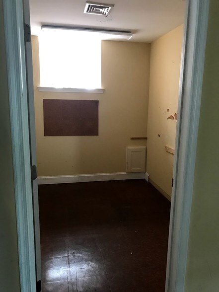 More Photos Of 1911 Brunswick Pike, Lawrenceville General Retail For Sale