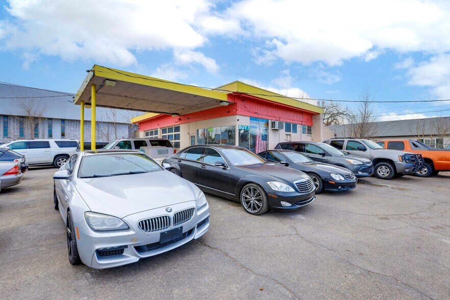 More Photos Of 4201 S Broadway, Englewood Auto Dealership For Sale