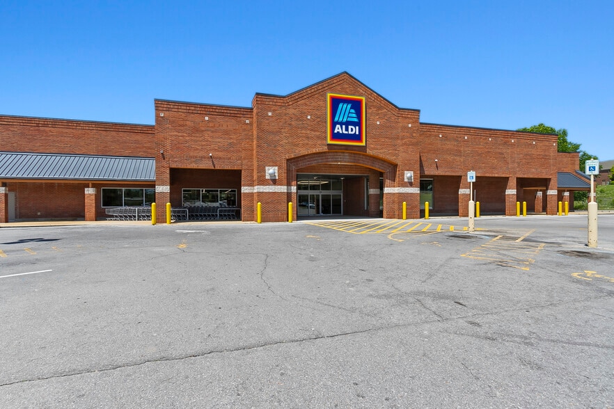 More Photos Of 13620 Highway 43 N, Northport Storefront For Sale