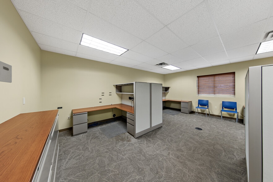 More Photos Of 180 Ushers Rd, Round Lake Warehouse For Sale