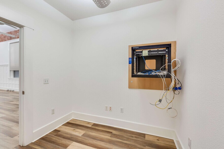 More Photos Of 210 Washington Ave, Richmond Loft Creative Space For Lease