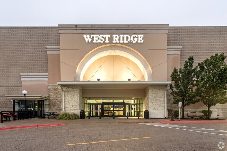 More Photos Of 1801 SW Wanamaker Rd, Topeka Unknown For Lease