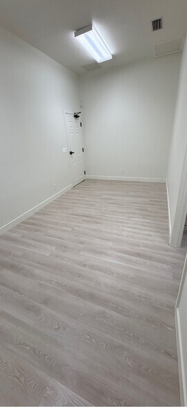 More Photos Of 138 Eagle Dr, O'Fallon Office For Lease