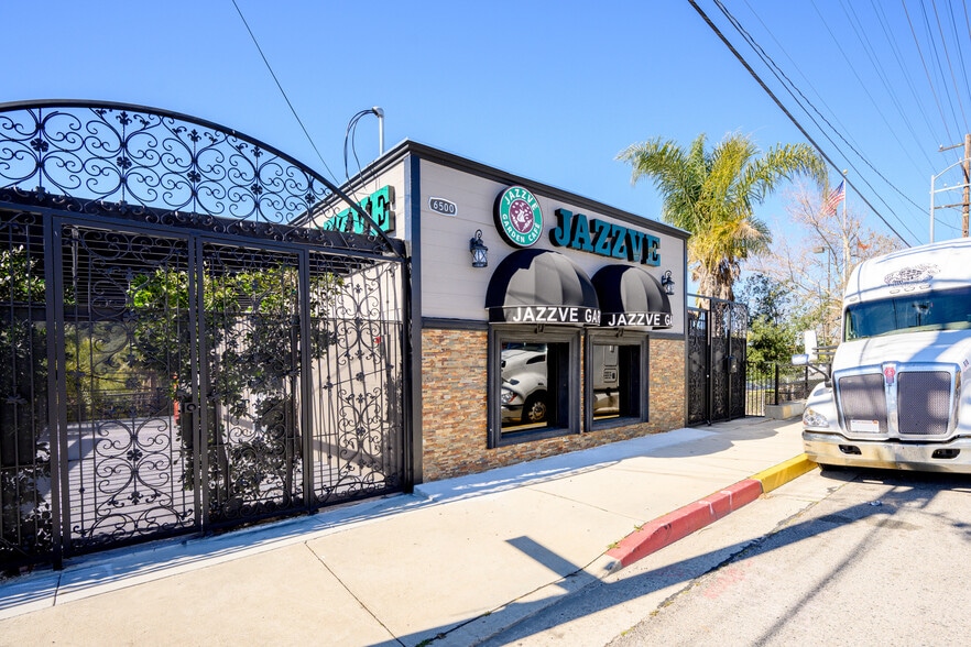 More Photos Of 6500 Foothill Blvd, Tujunga Restaurant For Sale