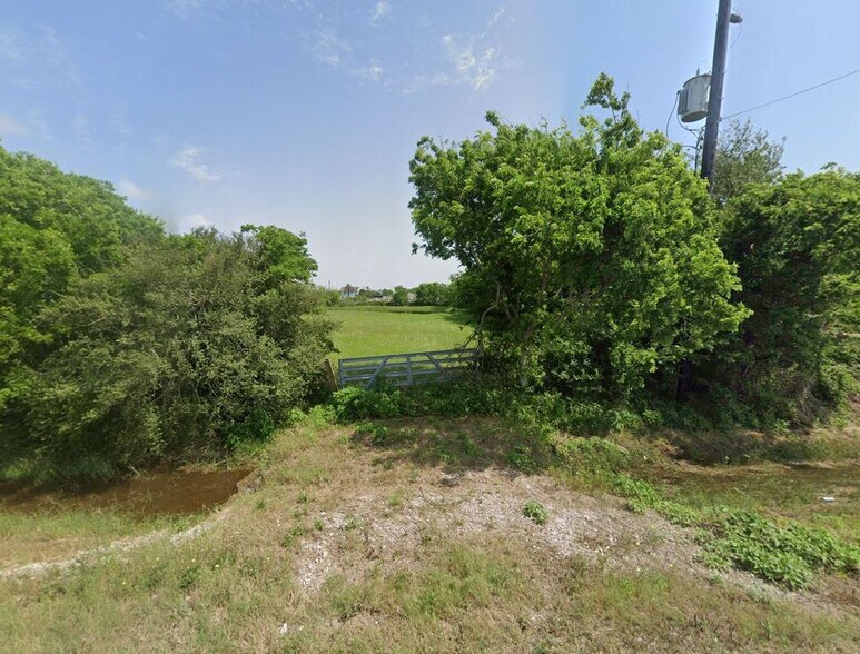 More Photos Of 333 24th St, San Leon Land For Sale