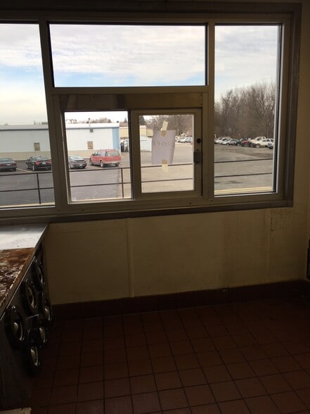 More Photos Of 800 W Walnut St, Watseka Fast Food For Lease