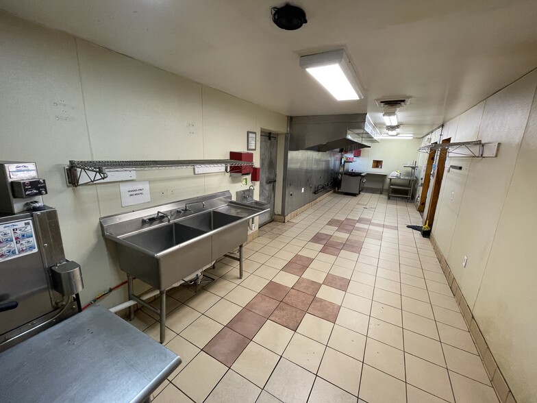 More Photos Of 386 Highway 82 S, Jefferson Restaurant For Sale