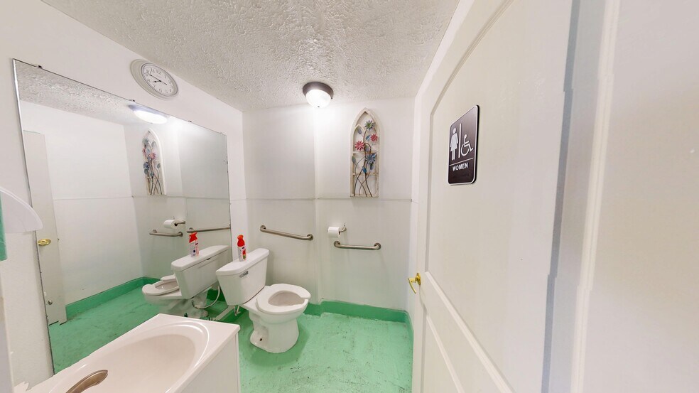 More Photos Of 185 Orange St, Mansfield Bar For Sale