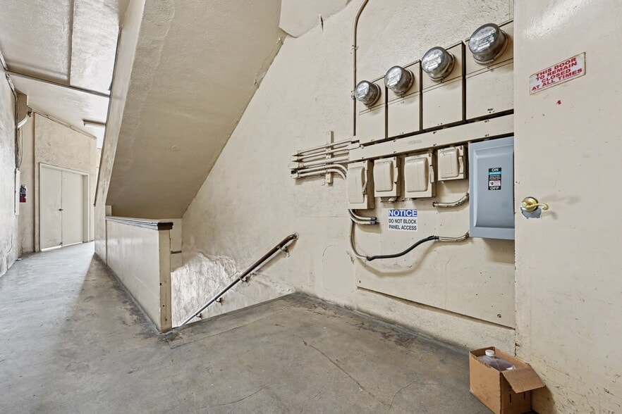 More Photos Of 421 E 6th St, Los Angeles Warehouse For Sale