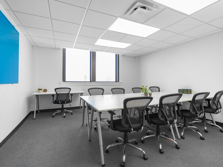 More Photos Of 701 Commerce St, Dallas Coworking Space