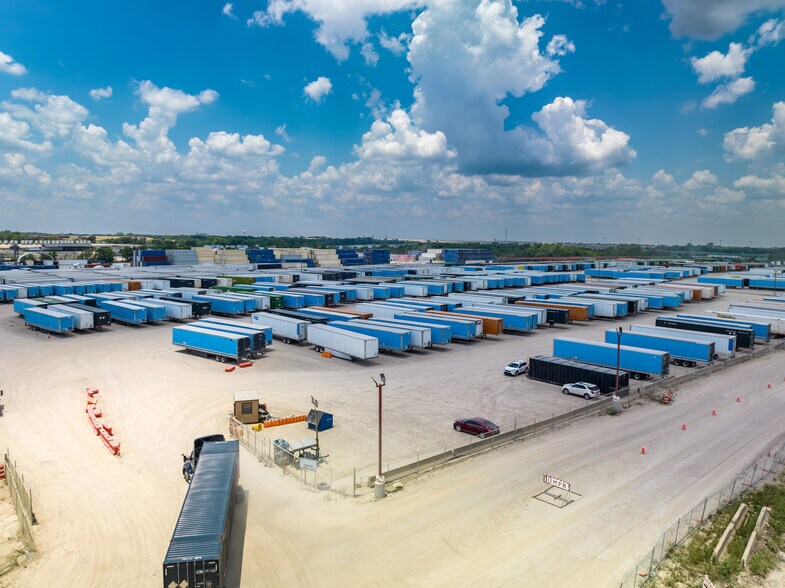 More Photos Of 1511 E Fulghum Rd, Hutchins Land For Lease