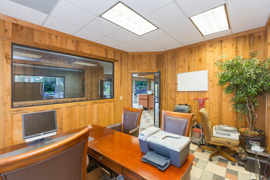 More Photos Of 13815 21st St, Dade City Auto Dealership For Sale