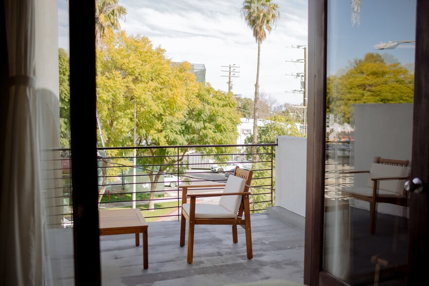 More Photos Of 7494 Santa Monica Blvd, West Hollywood Hotel For Sale