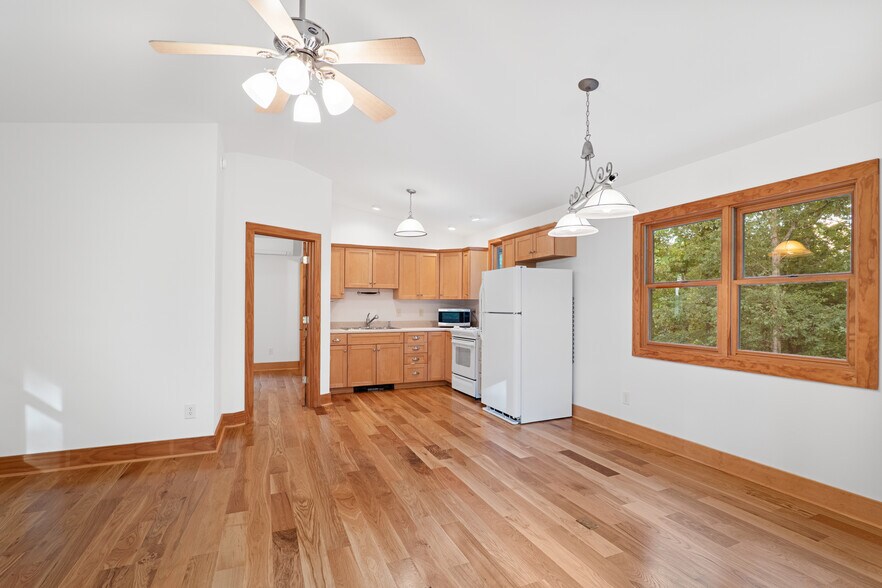 More Photos Of 243 Ridgeline Dr, Brevard Specialty For Sale