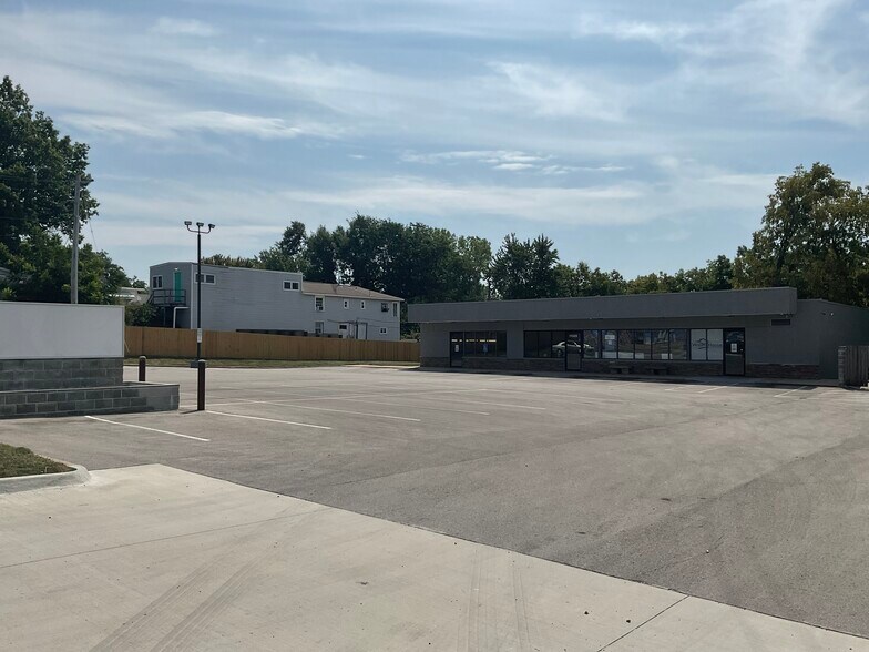 More Photos Of 11525 E 24 Hwy, Independence General Retail For Sale