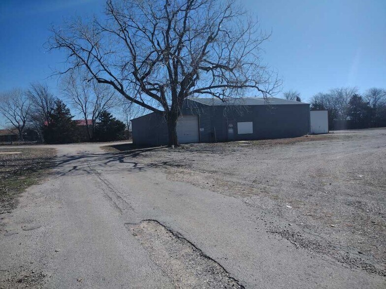 More Photos Of 10982 Ada Ln, Marietta Office For Sale