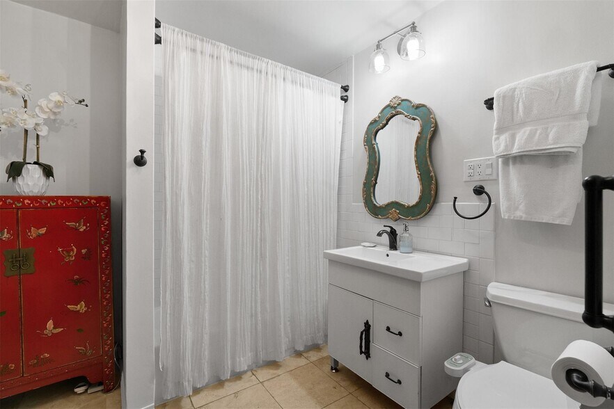 More Photos Of 5507 Travis Cook Rd, Austin Specialty For Sale