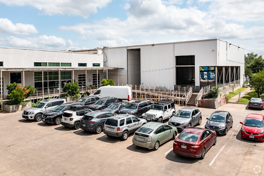 More Photos Of 979 Springdale Rd, Austin Office For Lease