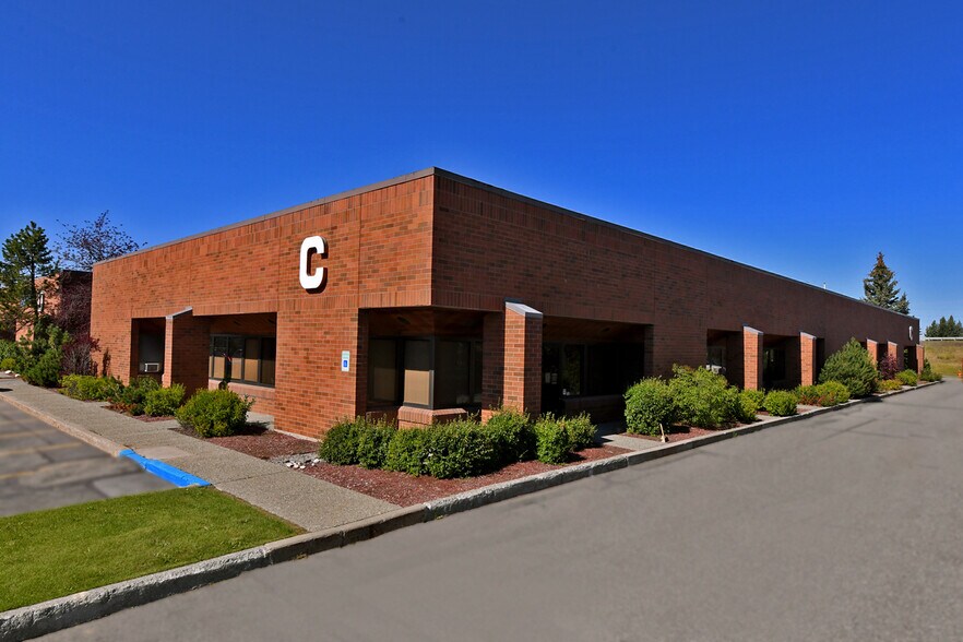 More Photos Of 2000 W International Airport Rd, Anchorage Light Distribution For Lease