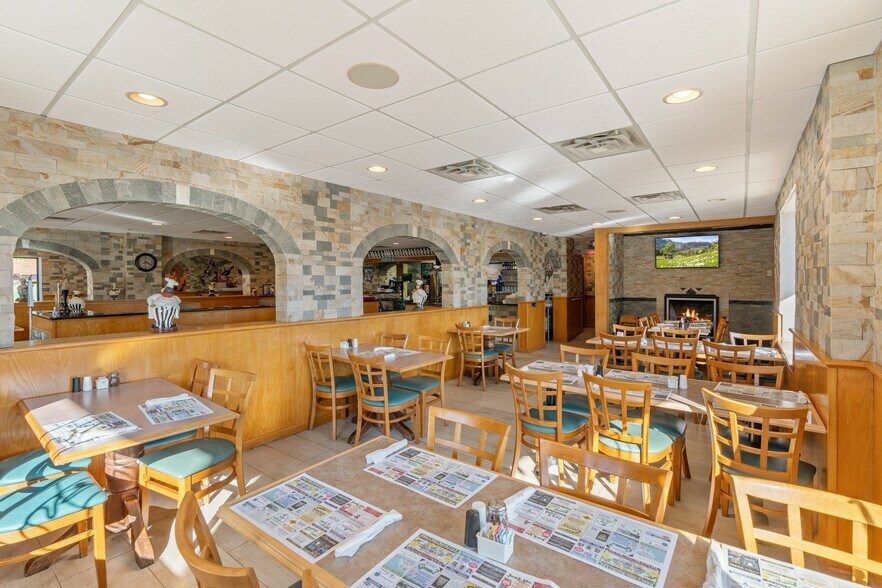More Photos Of 232 W Moorestown Rd, Wind Gap Restaurant For Sale