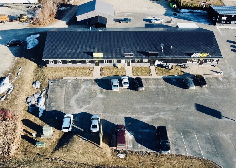 More Photos Of 1186 N Shawano St, New London General Retail For Lease