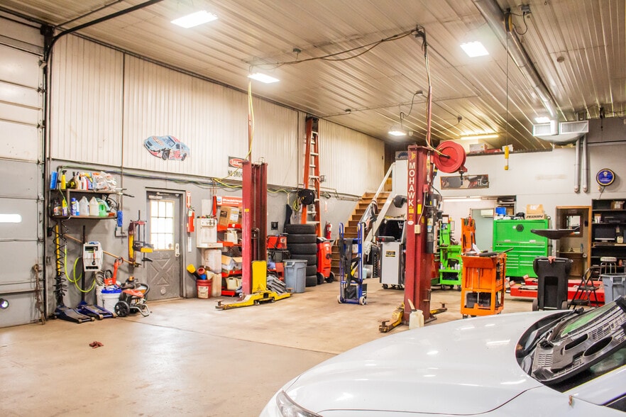 More Photos Of 8 Englewood St, Webster Auto Repair For Sale