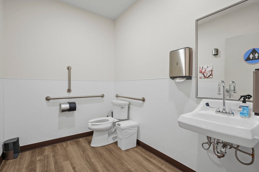 More Photos Of 7610 Mineral Point Rd, Madison Daycare Center For Lease