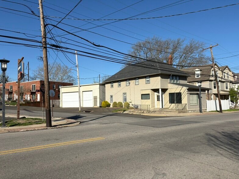 More Photos Of 3000 Mount Carmel Ave, Glenside Flex For Sale