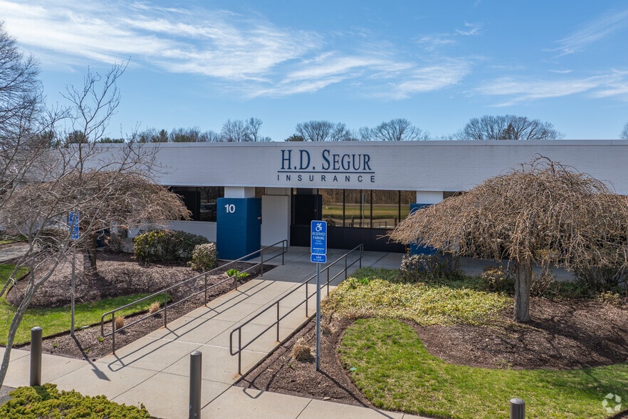 More Photos Of 10 Research Pky, Wallingford Manufacturing For Lease