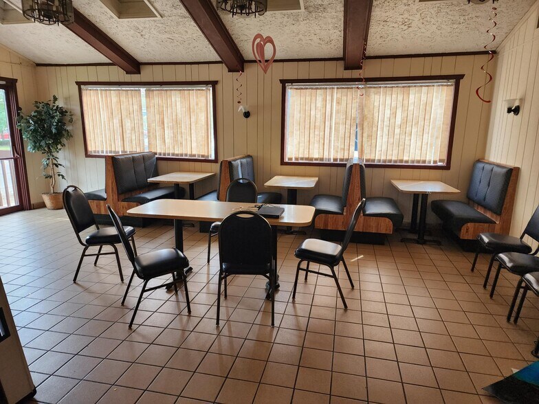 More Photos Of 3812 S Martin Luther King Jr Blvd, Lansing Restaurant For Lease
