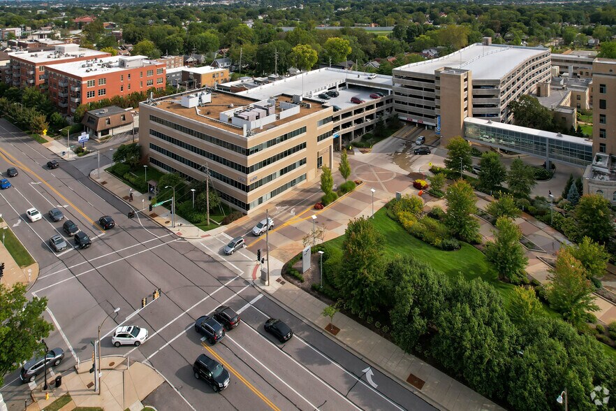 More Photos Of 6400 Clayton Rd, Richmond Heights Medical For Lease
