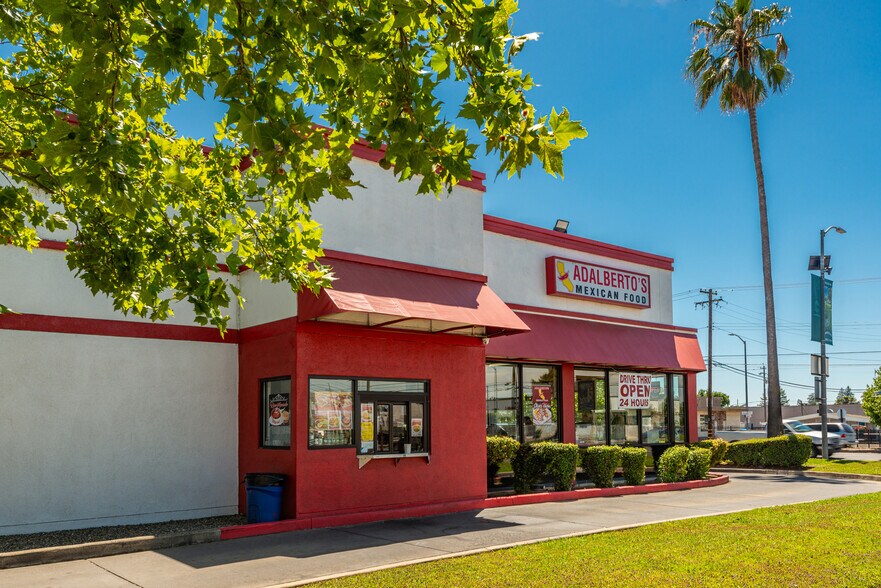 More Photos Of 7400 Fair Oaks Blvd, Carmichael General Retail For Sale
