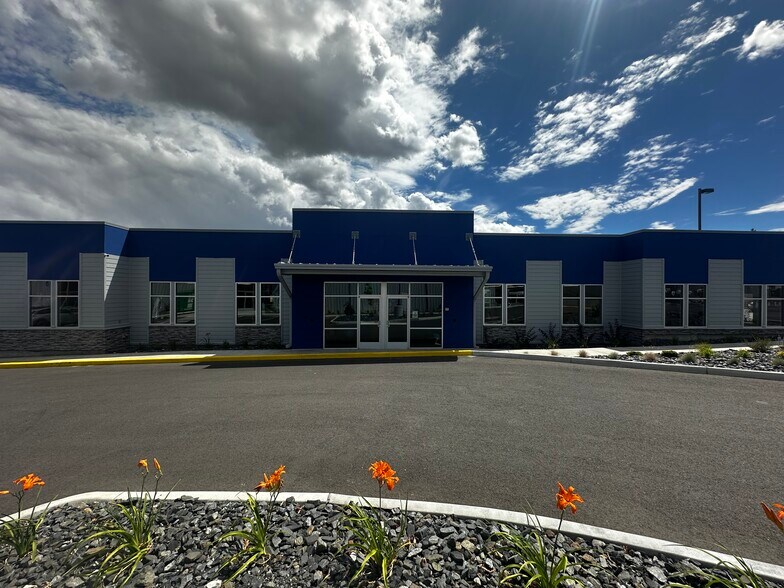More Photos Of 140 E Penny Rd, Wenatchee Unknown For Lease
