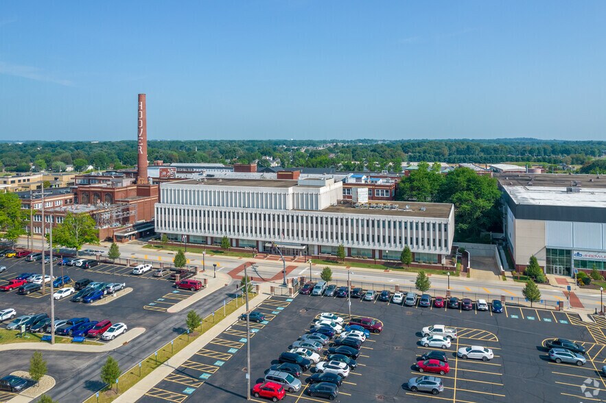 More Photos Of 219 E Maple St, Canton Office For Lease