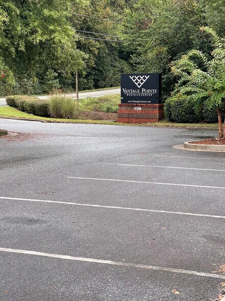 More Photos Of 4250 Keith Bridge Rd, Cumming Light Manufacturing For Lease