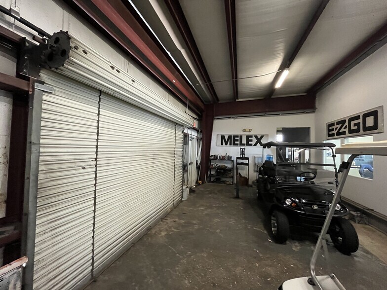 More Photos Of 1770 N Washington Blvd, Sarasota Warehouse For Sale