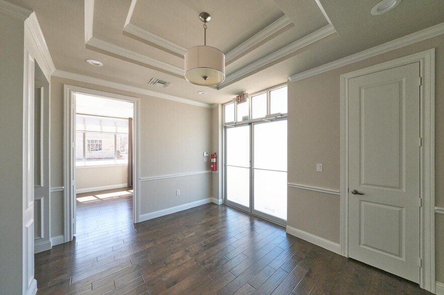 More Photos Of 3900 S Stonebridge Dr, McKinney Office Residential For Lease