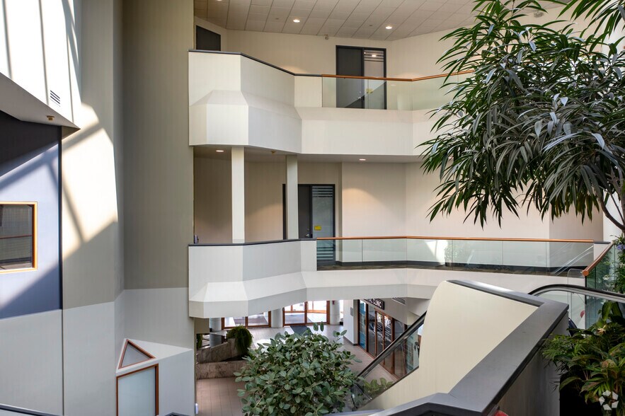 More Photos Of 20 De Boers Dr, Toronto Office For Lease