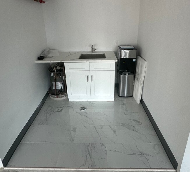 More Photos Of 3908 29th St, Long Island City Loft Creative Space For Lease