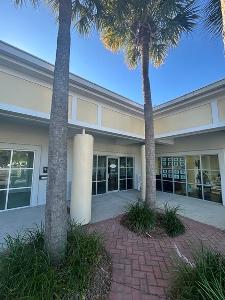Primary Photo Of 1400 Palm Blvd, Isle Of Palms General Retail For Lease