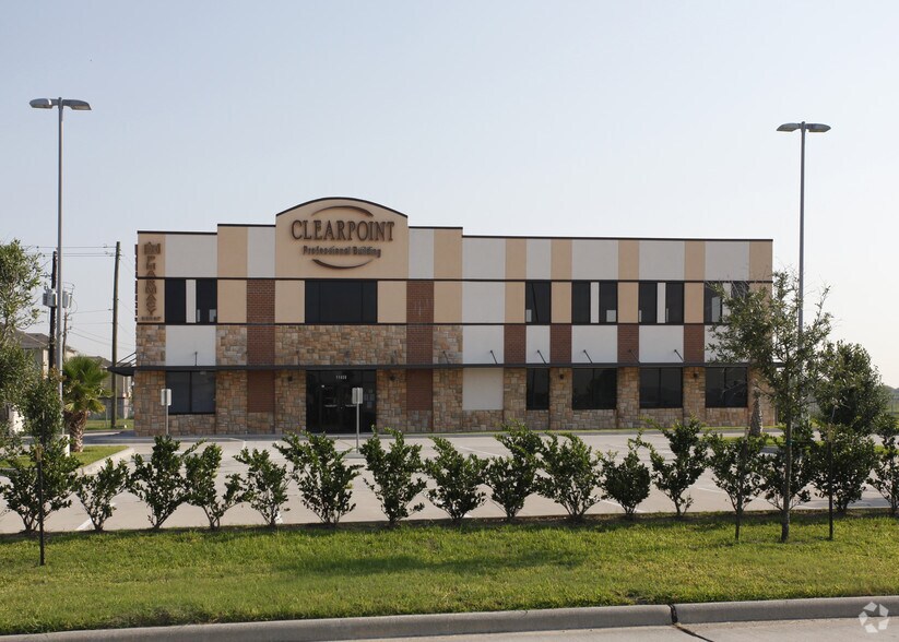 Primary Photo Of 11450 Space Center Blvd, Houston Medical For Lease