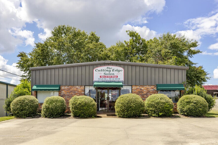 More Photos Of 111 Hudson St, Americus Office For Sale