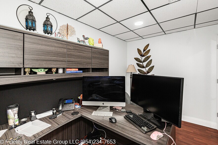 More Photos Of 3650 Coral Ridge Dr, Coral Springs Light Manufacturing For Sale